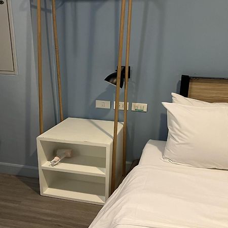 Simply Sleep Hostel Bangkok Luaran gambar