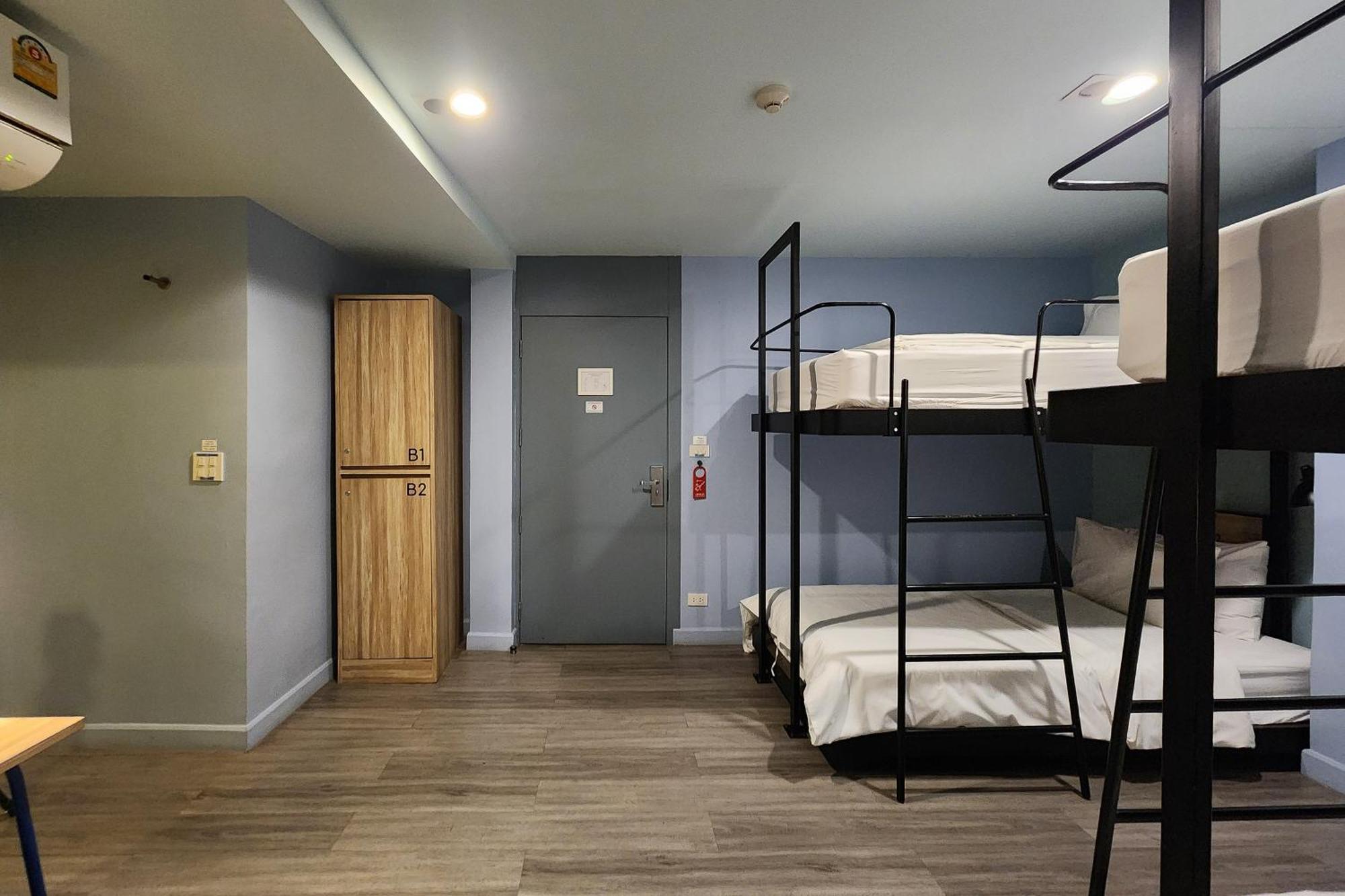 Simply Sleep Hostel Bangkok Luaran gambar