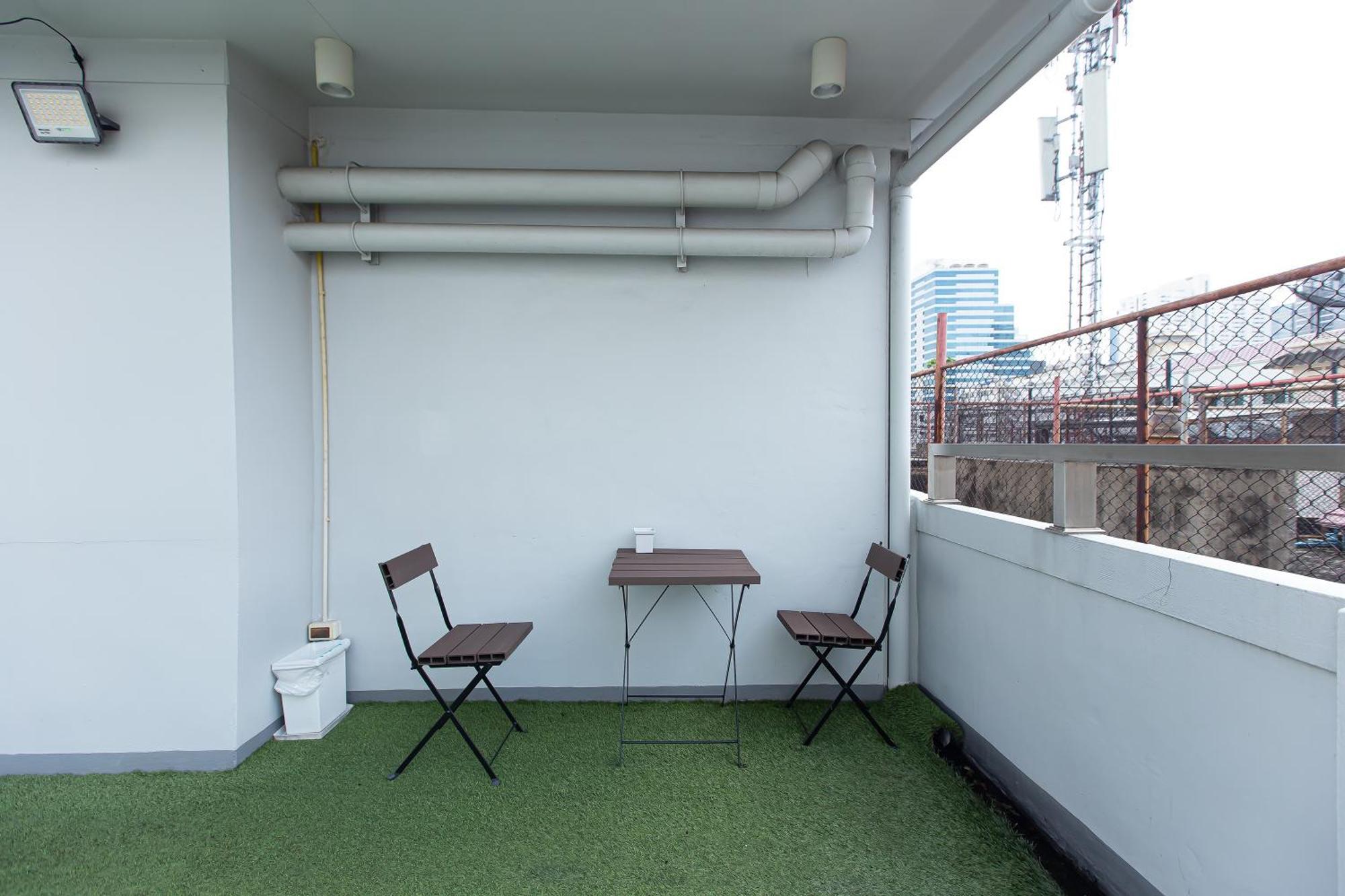 Simply Sleep Hostel Bangkok Luaran gambar