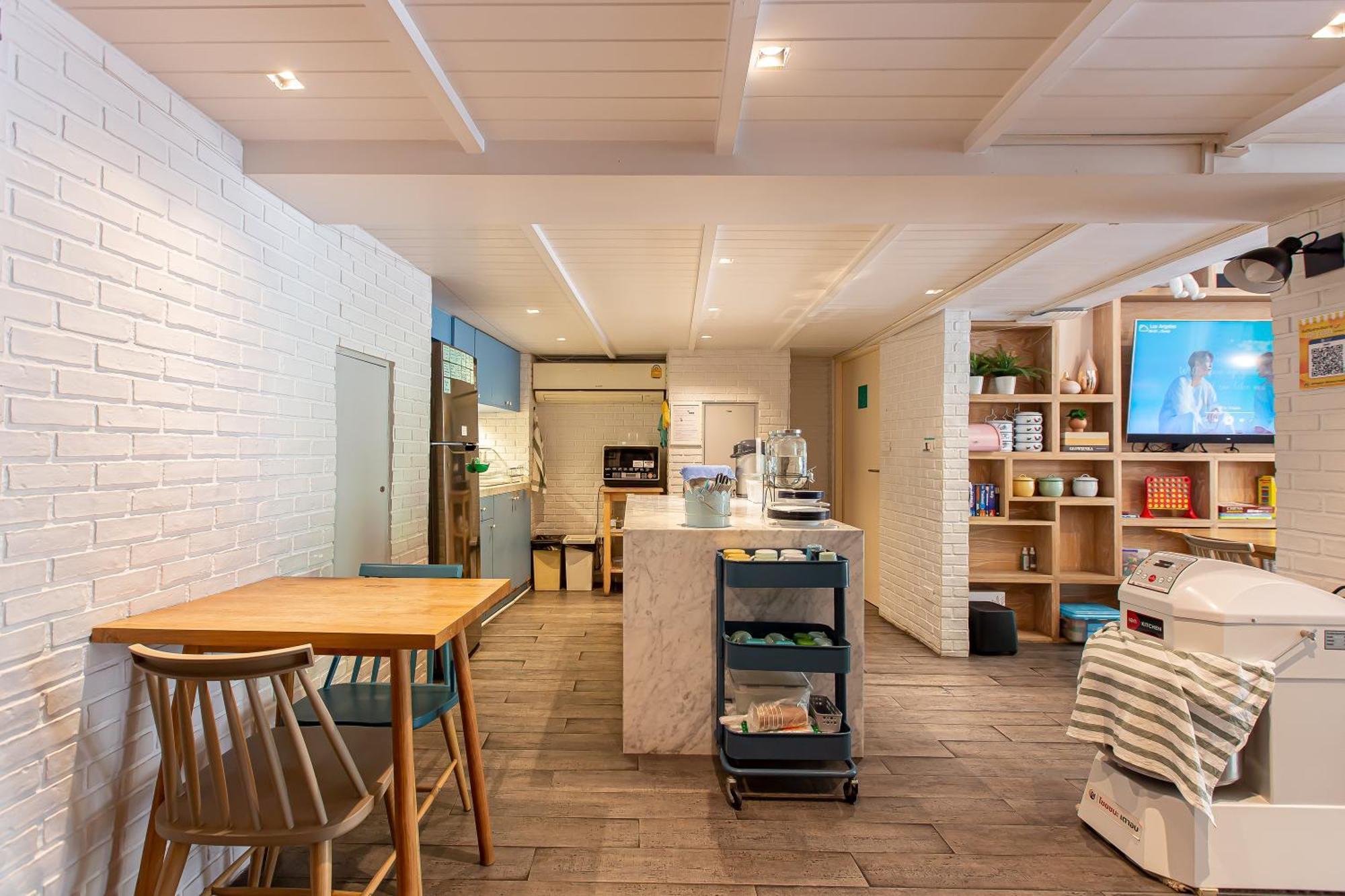 Simply Sleep Hostel Bangkok Luaran gambar