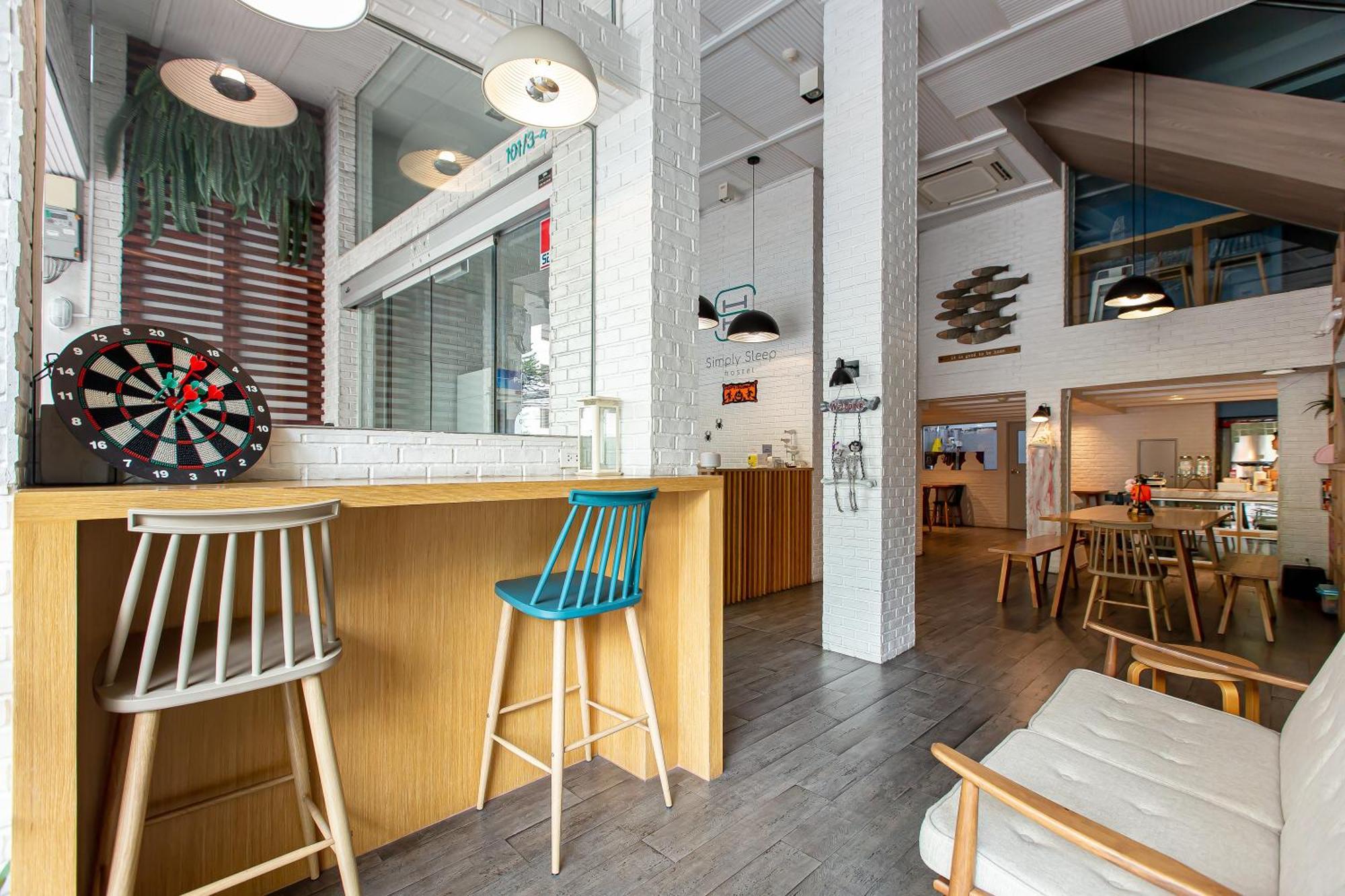 Simply Sleep Hostel Bangkok Luaran gambar