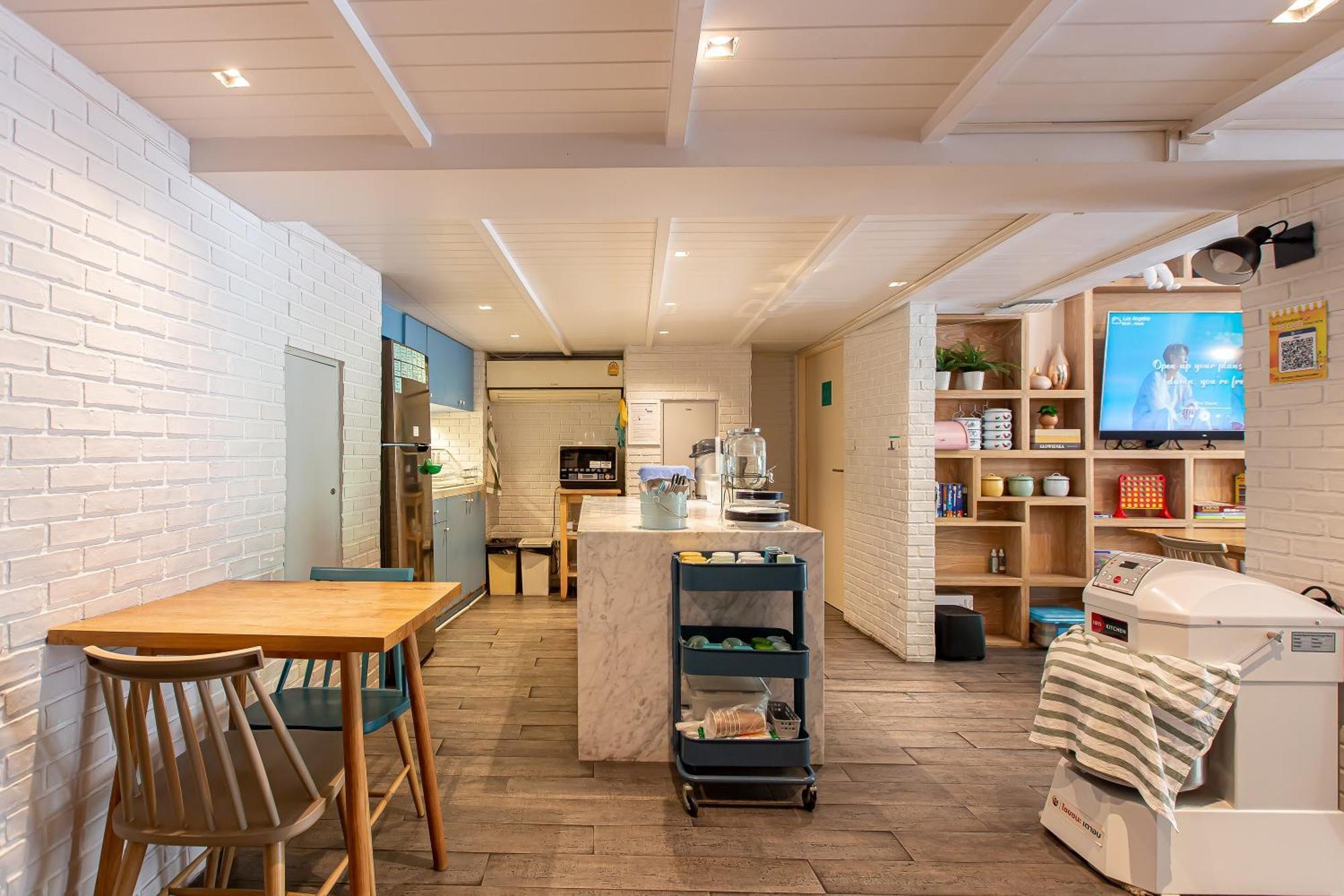 Simply Sleep Hostel Bangkok Luaran gambar